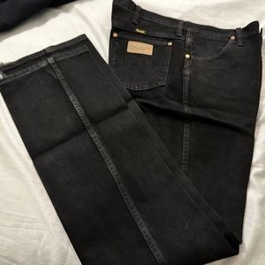 Men’s black Wrangler jeans size 35x34